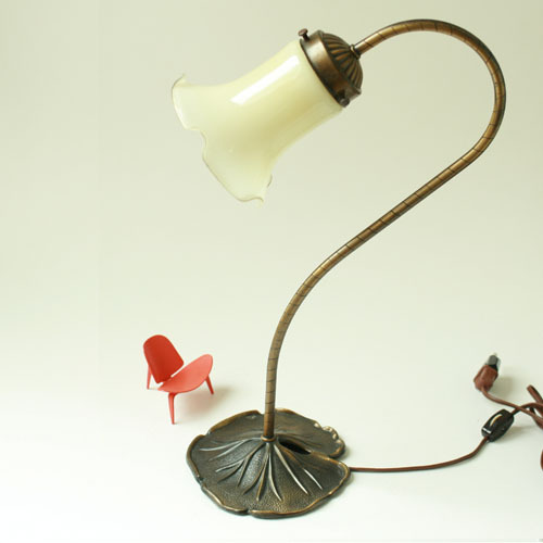             vintage glass table lamp 