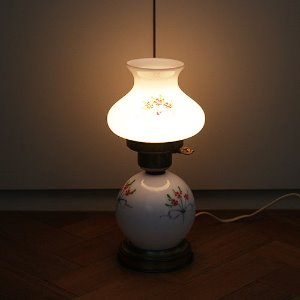 vintage milk glass table lamp